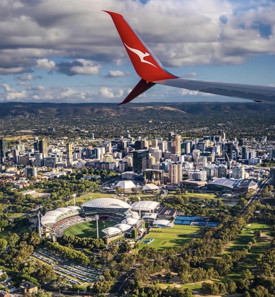 Qantas over Adelaide - Domestic Flights